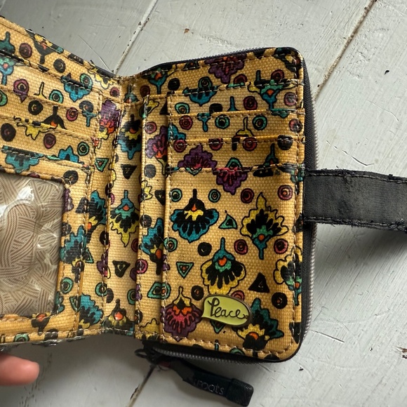 Sakroots Wallet Multicolor Elephants - Picture 8 of 8